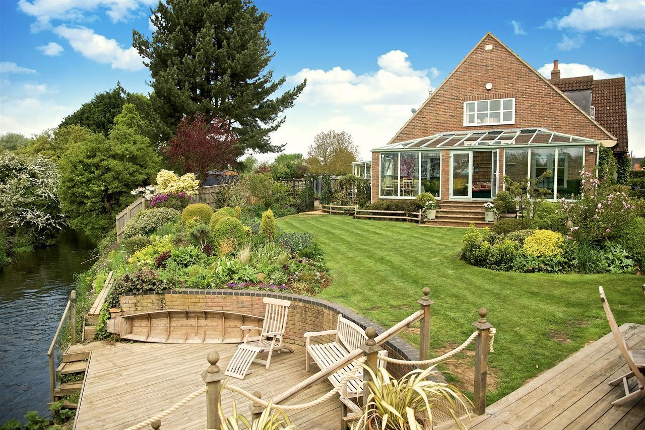 Bridge Cottage Bed And Breakfast Peterborough Exterior photo