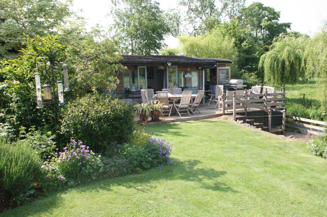Bridge Cottage Bed And Breakfast Peterborough Exterior photo
